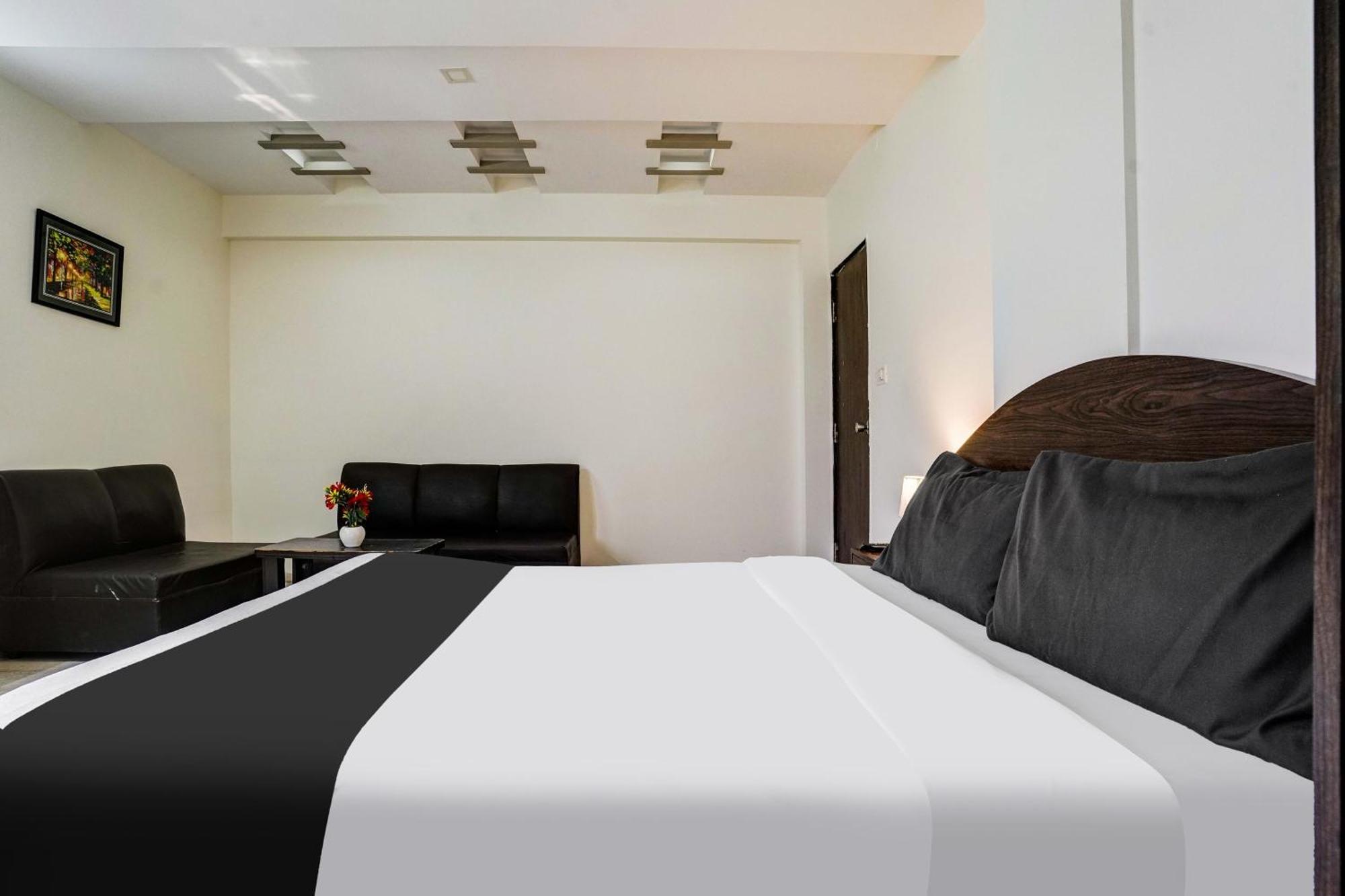 Super Hotel O Nashik Near Vijay Mamta Theatre Formerly Sahara Inn Eksteriør billede