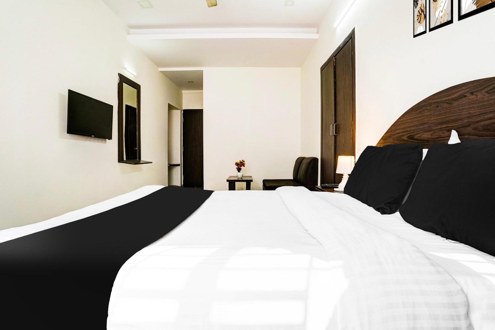 Super Hotel O Nashik Near Vijay Mamta Theatre Formerly Sahara Inn Eksteriør billede